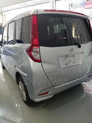 Toyota Roomy x 2023