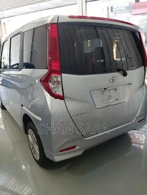 Toyota Roomy x 2023