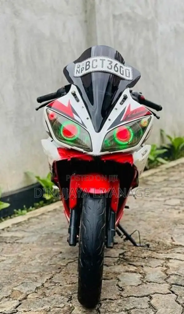 Yamaha R15 2016