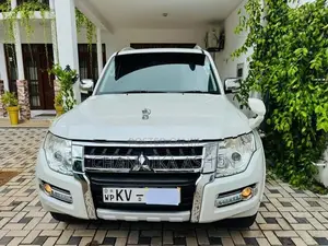 Mitsubishi Montero 2013