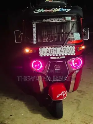 Bajaj RE 2016