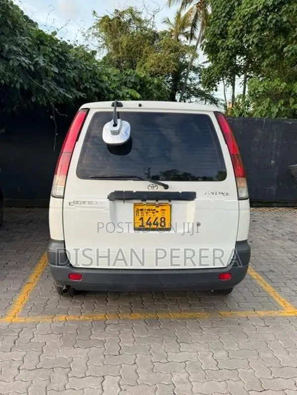 Toyota Noah 2007