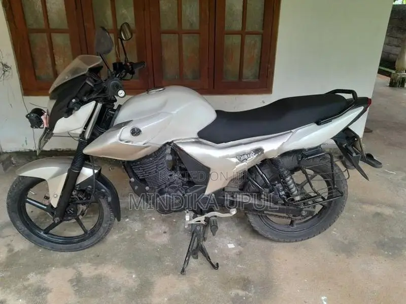 Yamaha SZ-RR 2012
