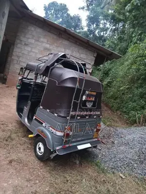 Bajaj RE 2004