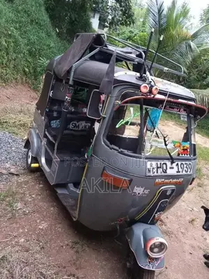 Bajaj RE 2004