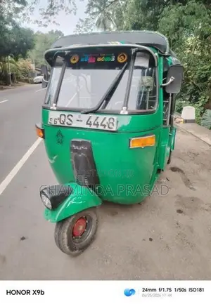 Bajaj RE 2009