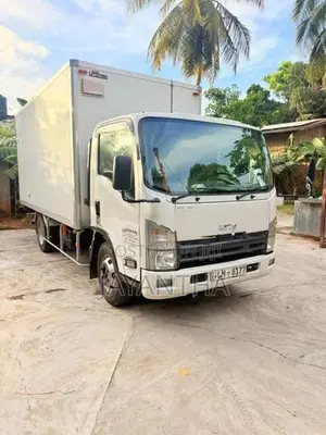 Isuzu Elf NPR85N 2010