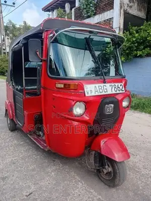 Bajaj RE 2015