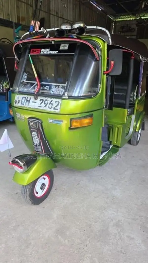 Bajaj RE 2006