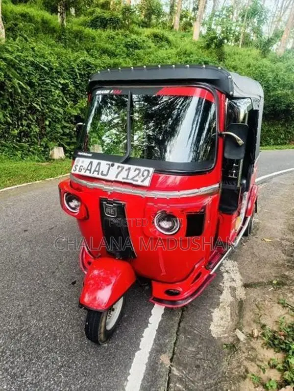 Bajaj RE 2013