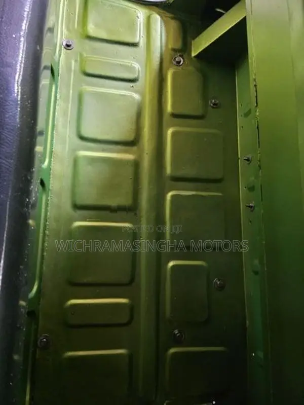 Bajaj RE 2006