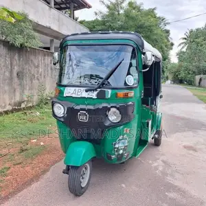 Bajaj RE 2018