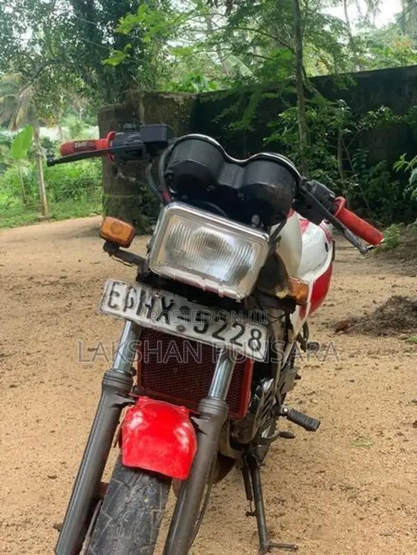 Yamaha TZR 2000