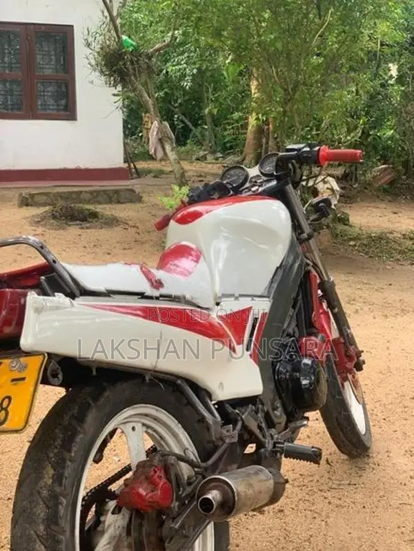 Yamaha TZR 2000