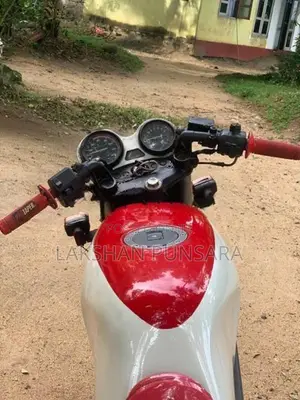 Yamaha TZR 2000