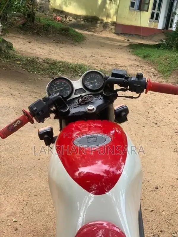 Yamaha TZR 2000