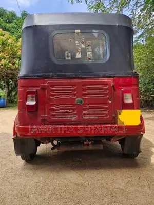 Bajaj RE 2015