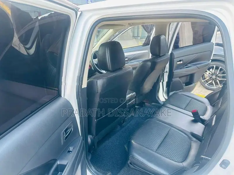 Mitsubishi Outlander 2014