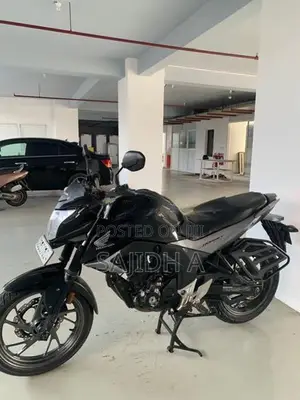 Honda Hornet 160R 2016