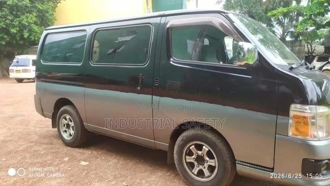 Nissan Caravan 2006