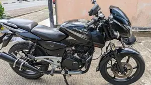 Bajaj Pulsar 180 2010