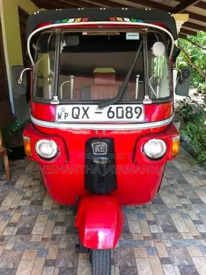 Bajaj RE 2010