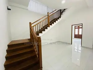 Luxury House for Sale in Athurugiriya