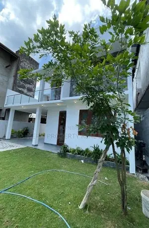 Luxury Modern House for Sale in Athurugiriya