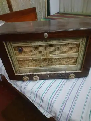 ගුවන්විදුලි යන්ත්‍ර අළුත්වැඩියාව