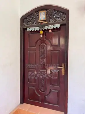 Door Kos Lee