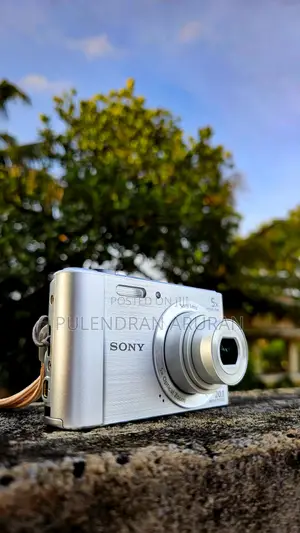Sony Cyber-Shot DSC-W800 20.1mp | Excellent Condition | Like New