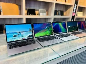 Apple MacBook Air M1 Chip +8GB RAM -256GB SSD
