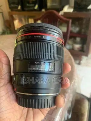 canon 35mm F1.4 L DSLR lens