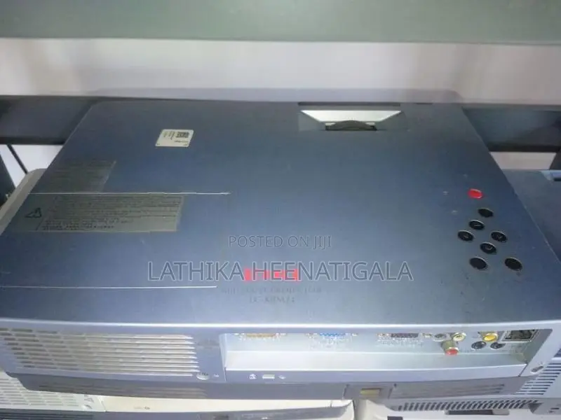 Multimedia projector sanyo ,eiki ,epson VGA machine