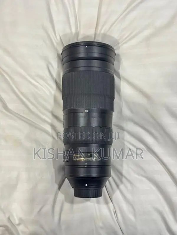 Nikon AF-S Nikkor 200-500mm f/5.6 Lens
