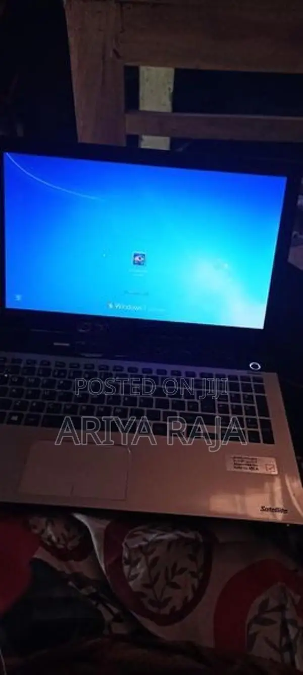Toshiba i3 Laptop