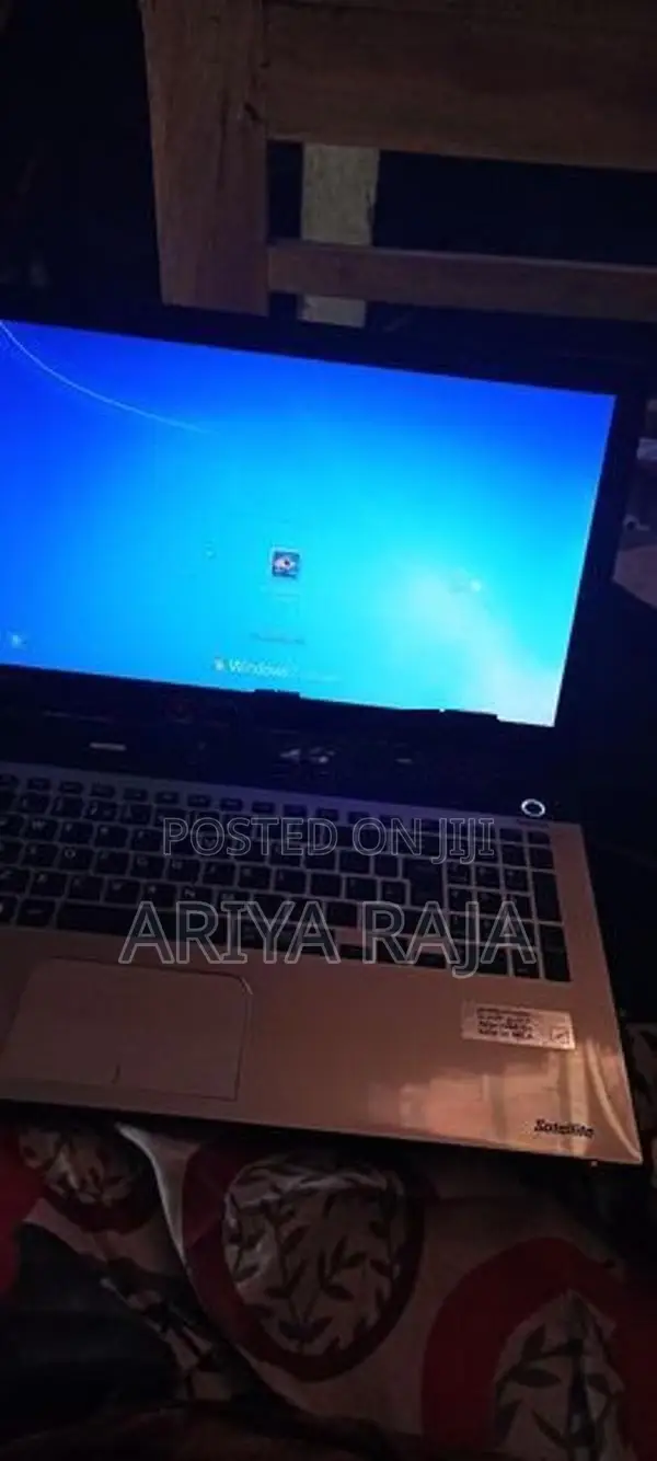 Toshiba i3 Laptop
