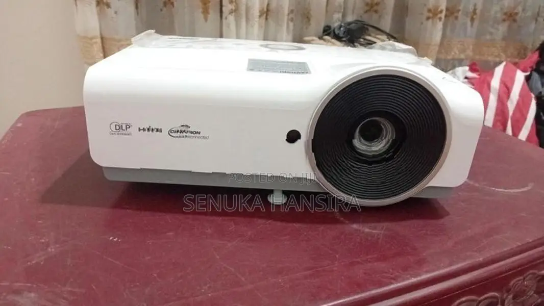 Vivitek DX813 Multimedia Projector