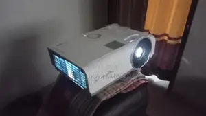Vivitek DX813 Multimedia Projector
