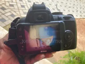 Nikon D3000