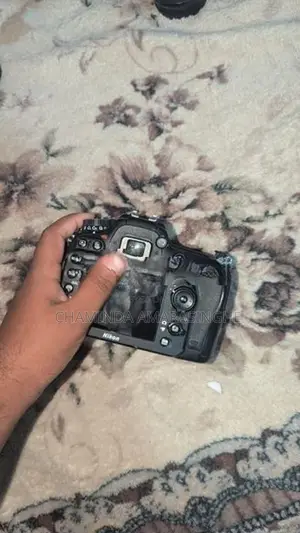 Nikon D 7200