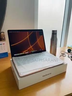 Apple Mac Book