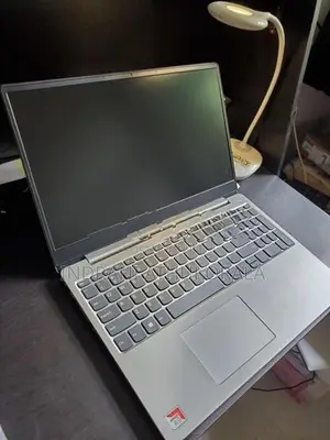 Lenovo 7000-15AST | AMD A9-9425 Radeon 530 2GB 8GB RAM 120GB SSD