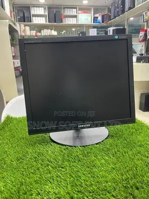 19" Square LED Monitor
