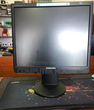 Samsung 17” Monitor