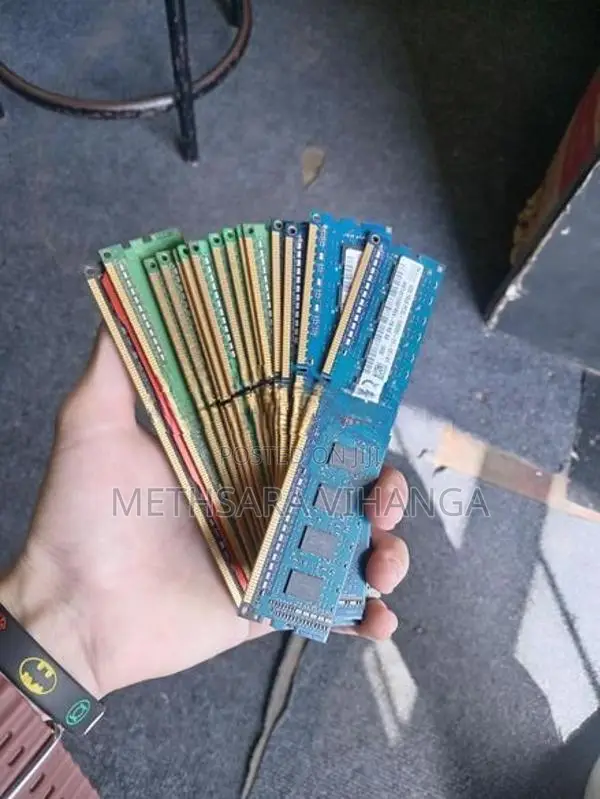 DDR3 4GB Ram ( 3 months )