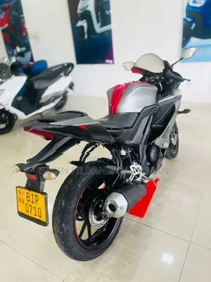 Yamaha R15 2019
