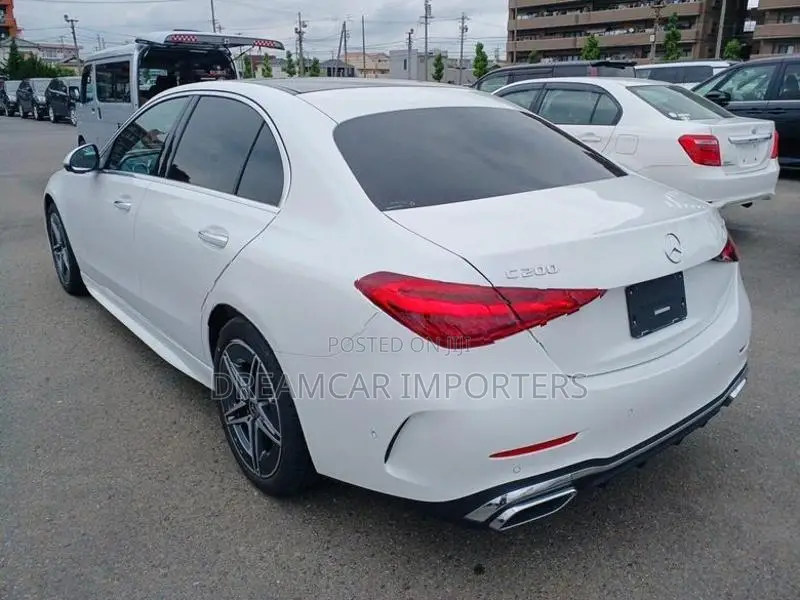 Mercedes Benz C200 AMGLine premium plus 2025