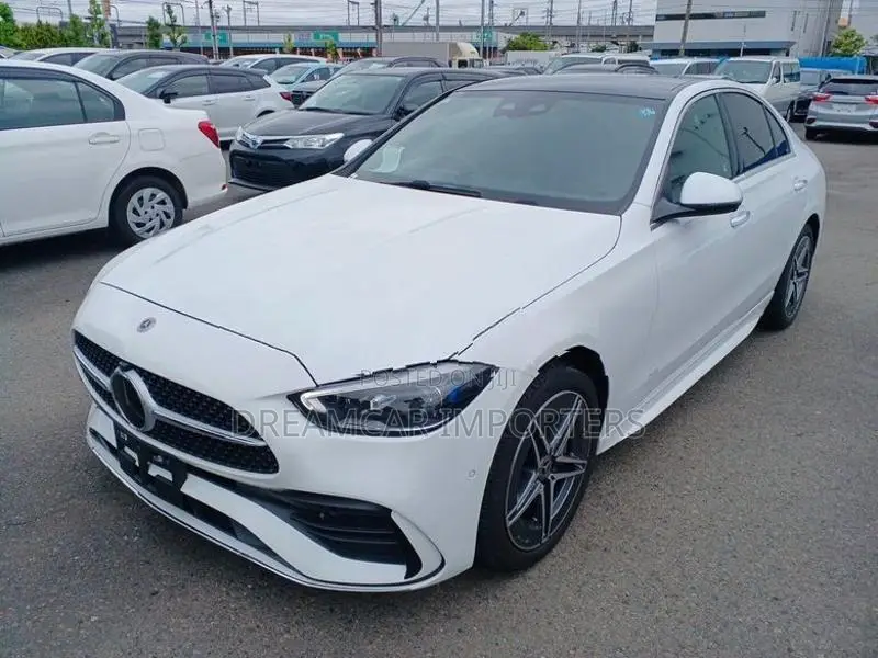 Mercedes Benz C200 AMGLine premium plus 2025