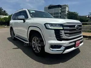 Toyota Land Cruiser Sahara LC300 V6 ZX 2024